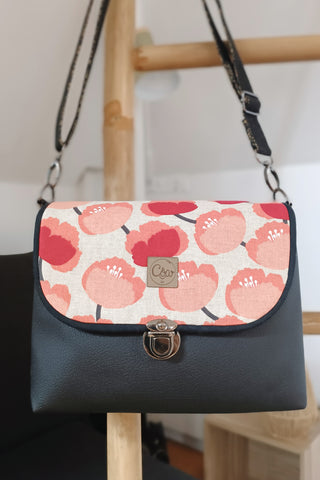 Rabat Mini - simili cuir noir et fleurs roses