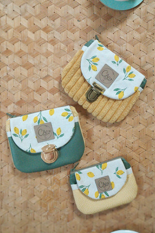 Porte monnaie zippé à rabat - Format Maxi - Citron. Poche velours