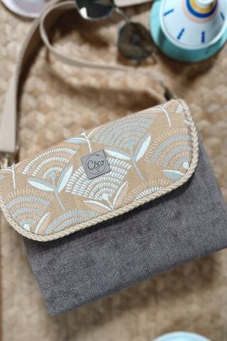 Rabat Mini - suédine chinée marron - symétrie fleurie