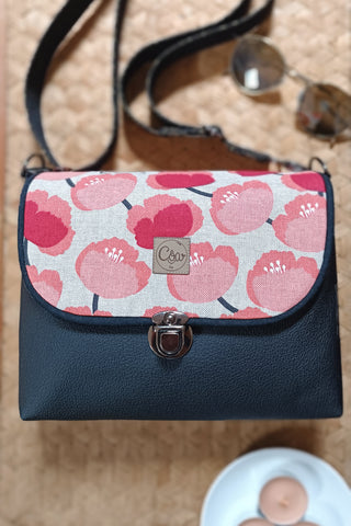 Rabat Mini - simili cuir noir et fleurs roses