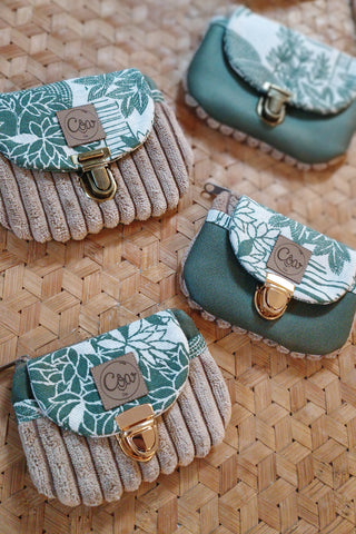 Porte monnaie zippé à rabat - Format Mini Feuillage vert, poche velours.